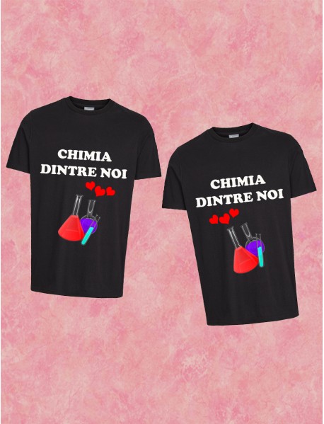 Set 2 tricouri personalizate unisex - Chimia dintre noi Set 2 tricouri personalizate unisex - Chimia dintre noi